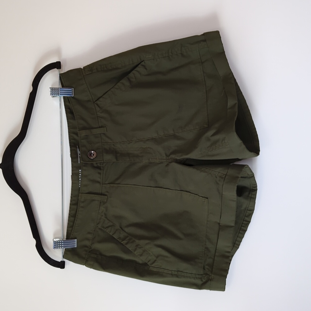 Mountain Hardware Green Shorts - Size 6
